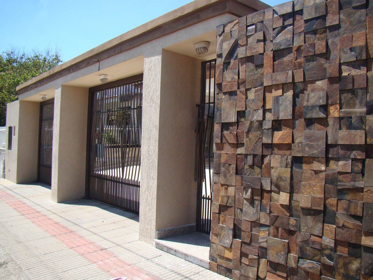 PEDRAS PARA MUROS EXTERNOS
